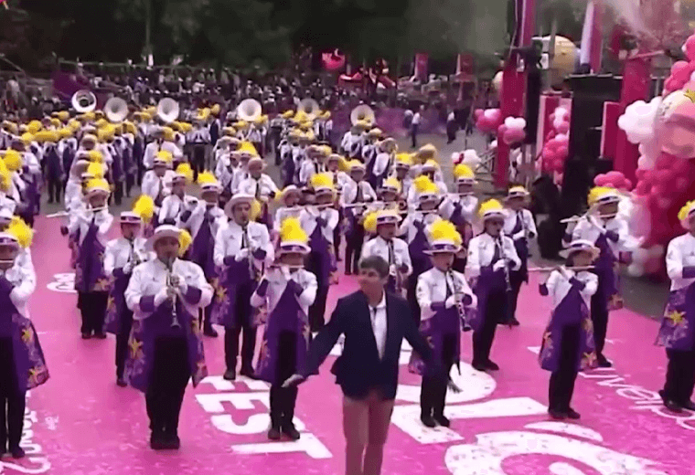 México se rinde ante la Banda Municipal de Acosta tras un desfile histórico en el Bolo Fest