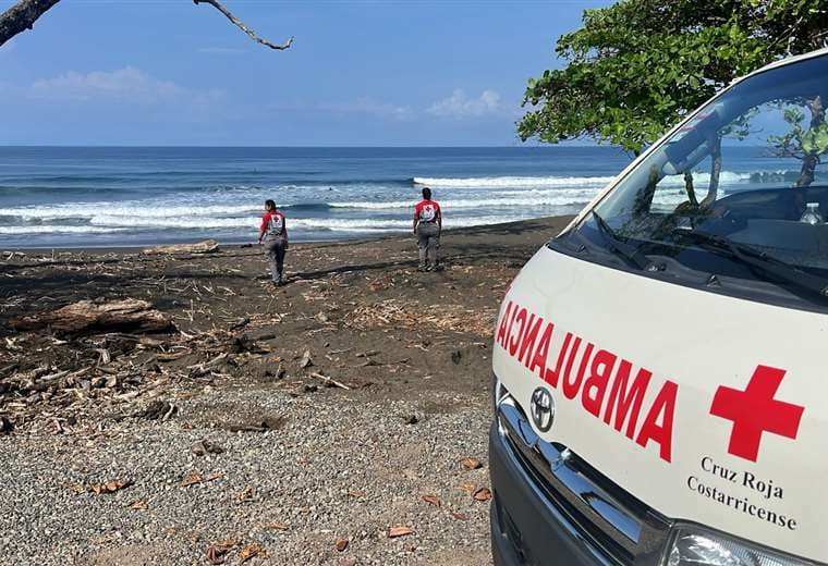 Turista estadounidense aparece muerto en playa Matapalo