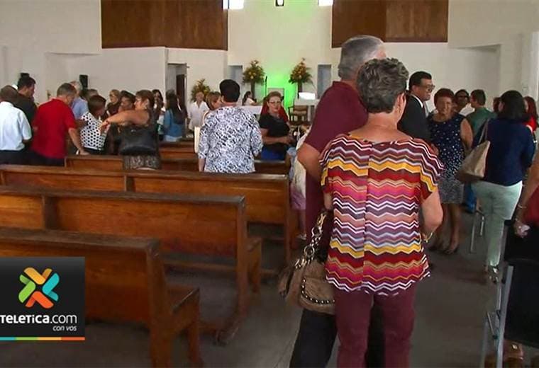 Sobrevivientes y familiares rindieron homenaje a víctimas de vuelco de autobús en Chinchona