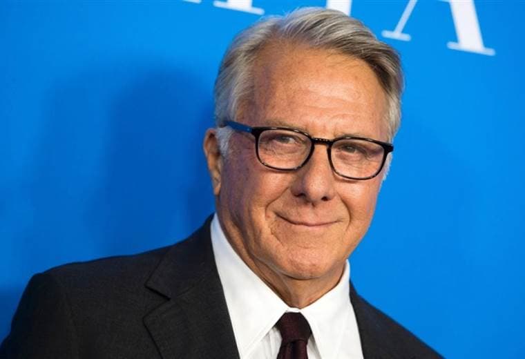 Dustin Hoffman es acusado de abuso sexual.