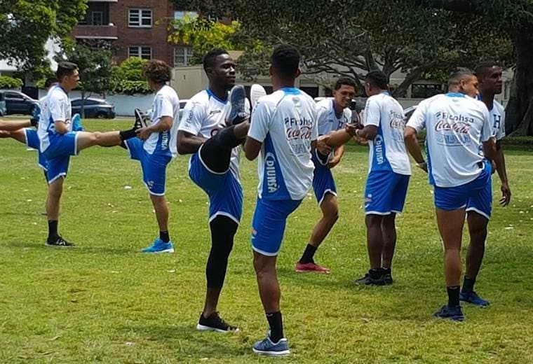 Primer entrenamiento de Honduras en Sidney de cara al repechaje.|Fenafuth