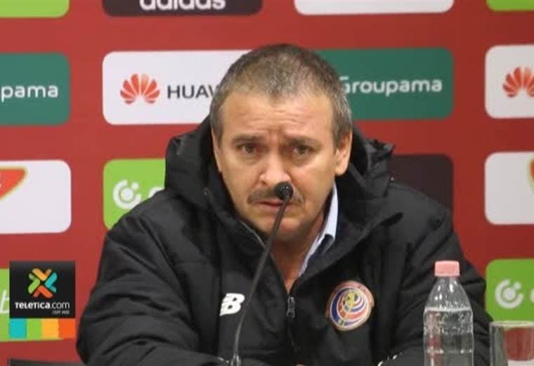 Óscar Ramírez vive su momento más convulso al frente de La Sele
