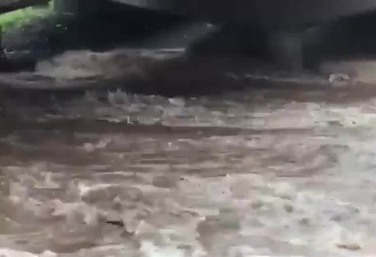 Los ríos Corobicí y Cañas tienen un cauce mayor del habitual por fuertes lluvias en Guanacaste