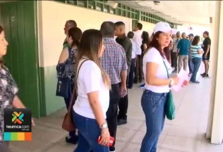 Le gustaría saber con cuál de los 13 candidatos presidenciales se identifica más usted