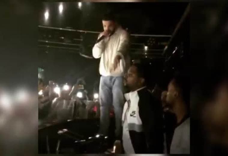 Cantante Drake le dice a un fan que lo sacará del concierto si sigue tocando mujeres