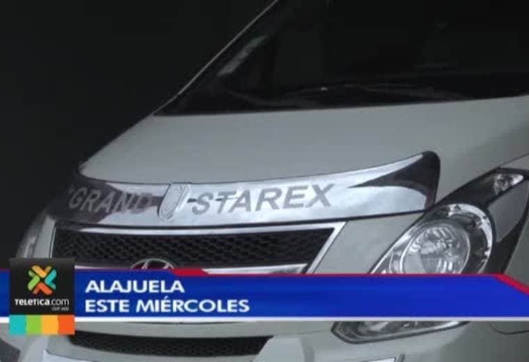 Policía decomisó 213 kilos de cocaína ocultos en piso de un carro en Turrúcares