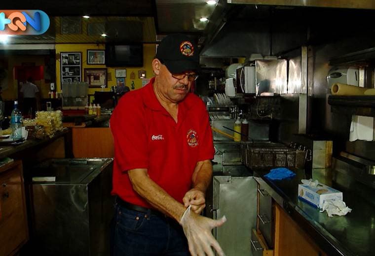  Pues sí, los de Pira, tienen 36 años de fabricar una receta única y original.  No es en vano que todos los que visitan este cantón Alajuelense tienen que visitar su taquería que ya se extendió al Mall de Grecia y al City Mall en Alajuela. 