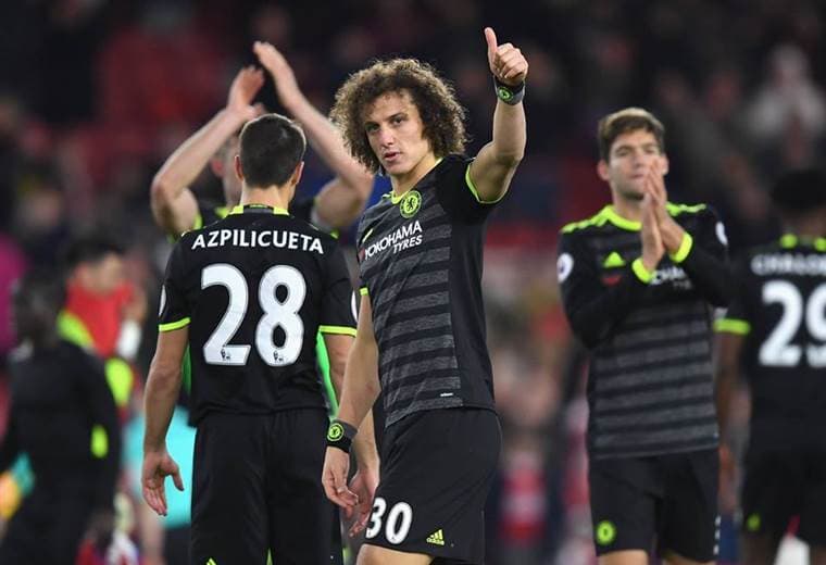 David Luiz, defensor brasileño del Chelsea. 