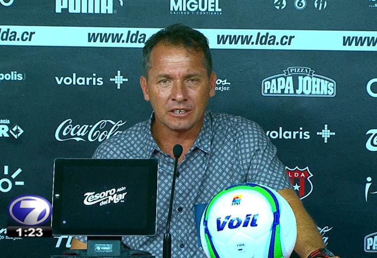 Wilmer López, técnico de Liga Deportiva Alajuelense