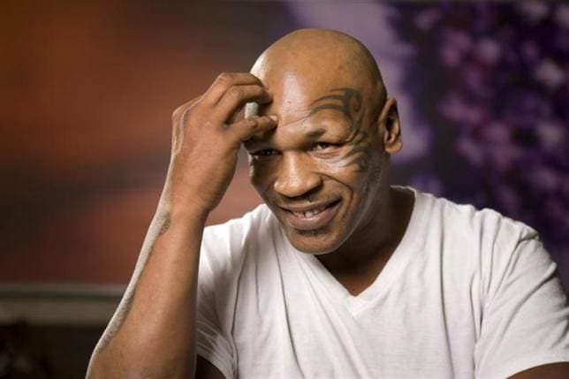 Aplazado combate entre Tyson y 'youtuber' Paul por percance de salud del exboxeador