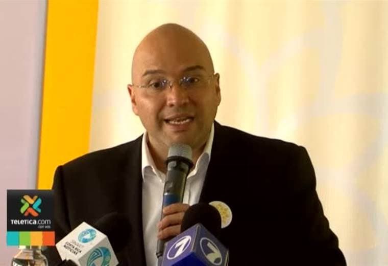 Edgardo Araya del Frente Amplio presentó su plan de gobierno este miércoles