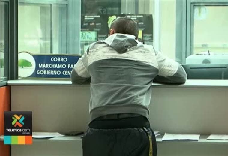 Más de 800.000 conductores todavía no han pagado el marchamo 2018