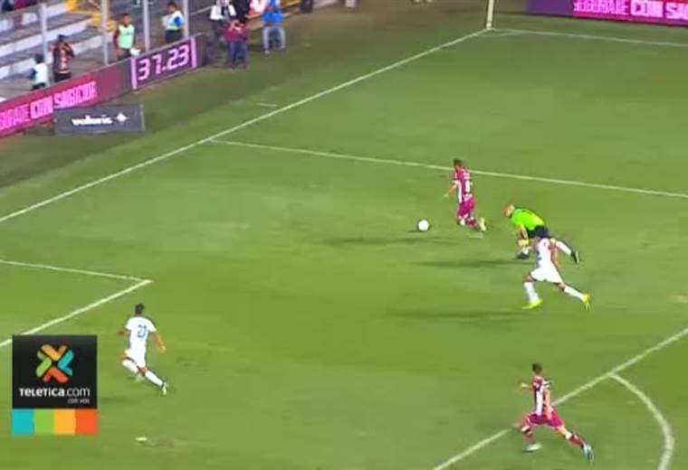 Con Johan Venegas Saprissa podría formar un ataque de lujo