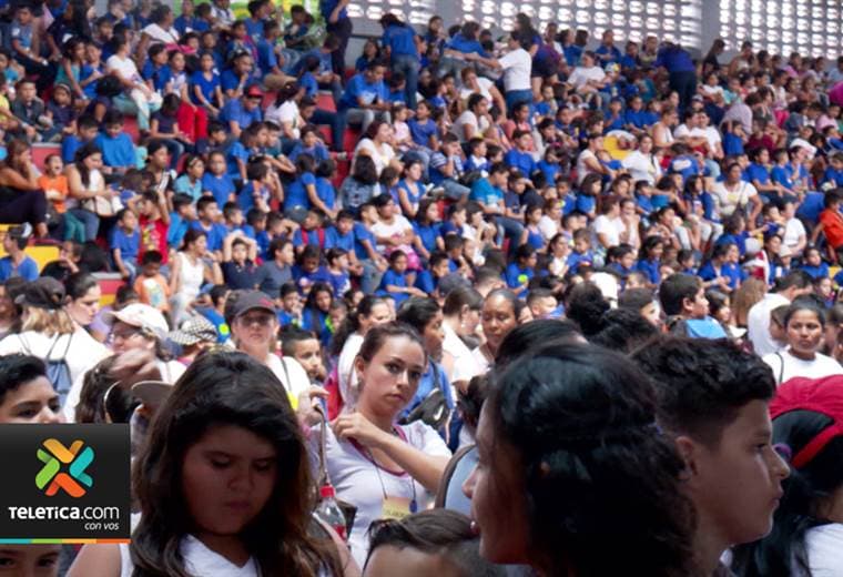Cinco mil niños tuvieran una increíble fiesta de navidad en Alajuela