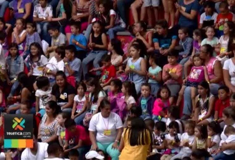 Cinco mil niños tuvieran una increíble fiesta de navidad en Alajuela