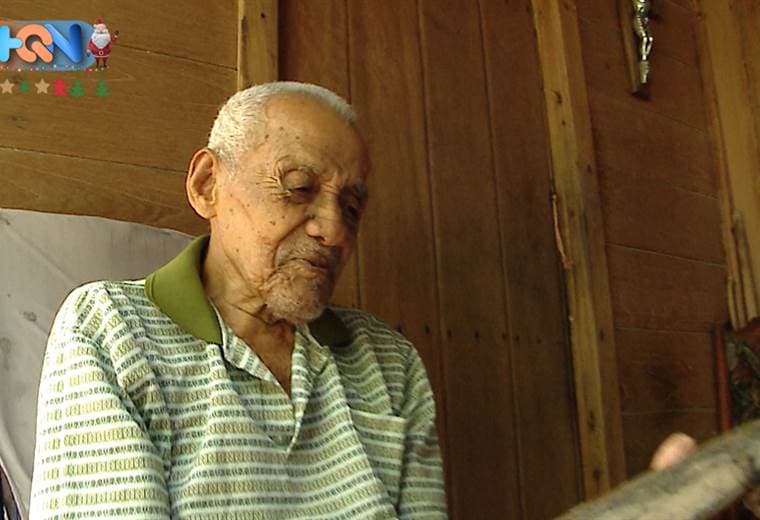 HABLAR DE DON JUAN GÓMEZ, ES HABLAR DE SUS CAITES. VIVE A 10 KM DEL CENTRO DE NICOYA, EN UN PUEBLO LLAMADO BOQUETE DE CORRALILLO, UNO DE LOS DISTRITOS NICOYANOS.