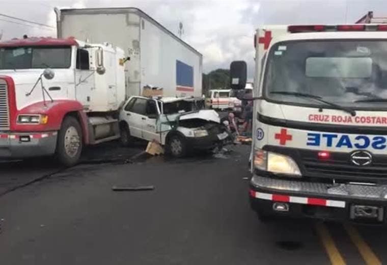 Choque vehículo liviano con pesado