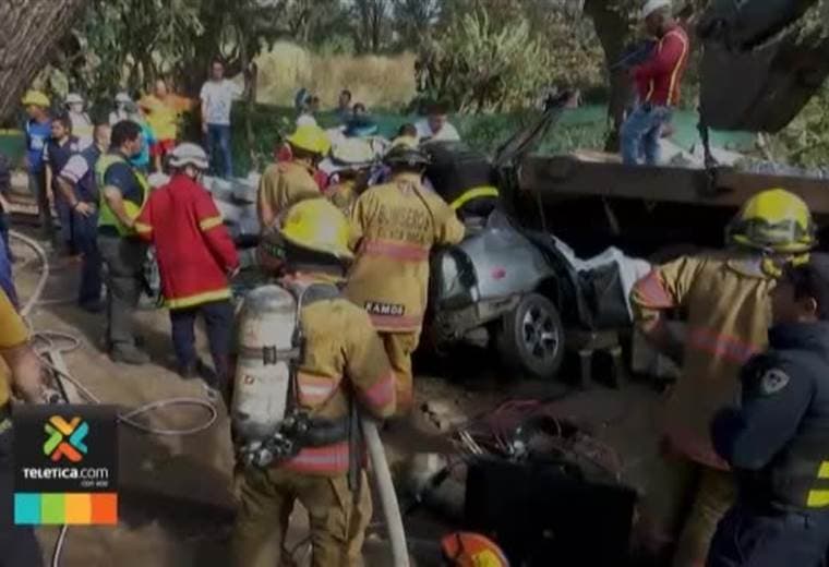 Hombre que sobrevivió tras ser embestido por el tren en Alajuela mejora su salud