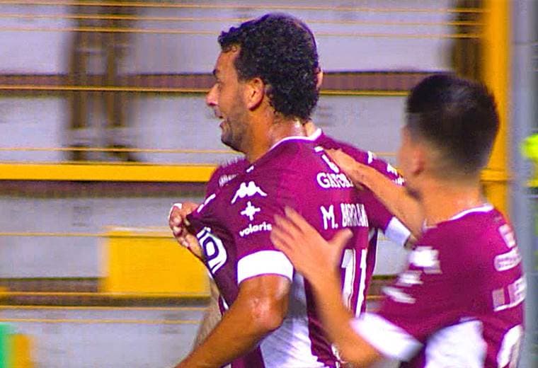 Angulo, Barrantes y Torres comandarán la media cancha de Saprissa ante Cartaginés