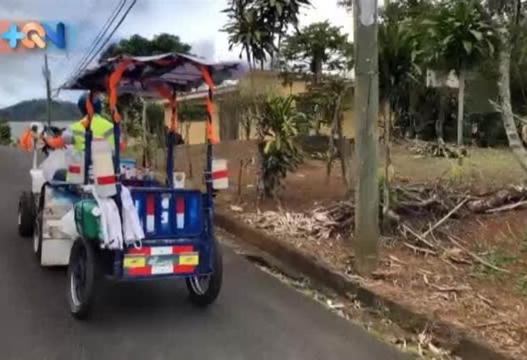 Recorriendo los caminos de Palmares ubicamos a un alegre copero llamado Asdrubal Jiménez, un personaje esforzado, luchador, alegre y enamorado de la vida que recorre las calles endulzando a todos con sus granizados. Repase la nota completa en vídeo.