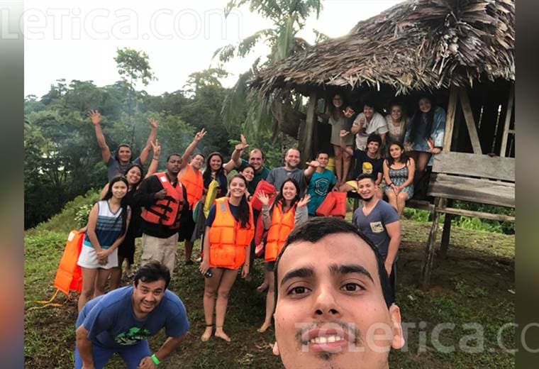 Ticos fueron rescatados luego del naufragio de dos embarcaciones en aguas del caribe de Panamá