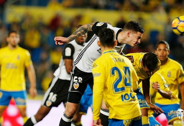 Valencia perdió 2-1 en su visita a Las Palmas. 