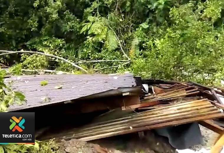 Hombre asegura que sobrevivió de milagro al derrumbe en las márgenes del río Madre de Dios