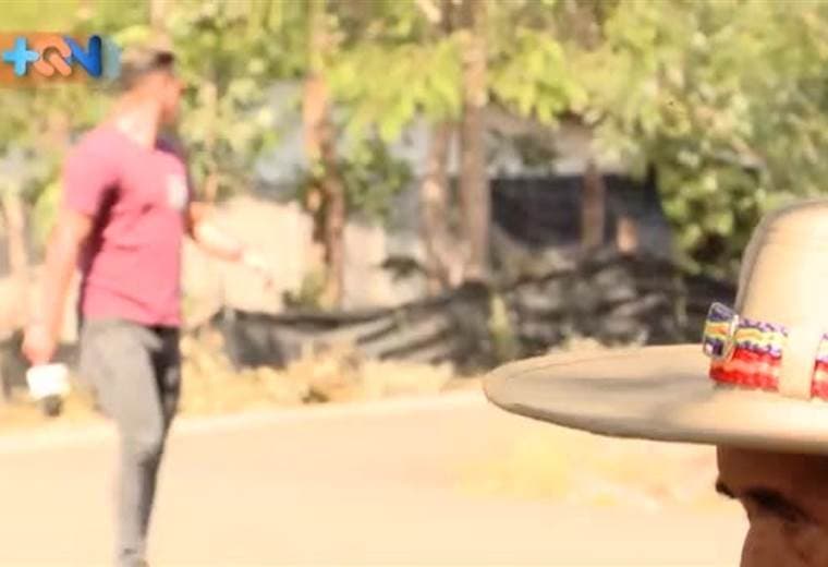 Si usted viaja a Turrubares y pregunta por José Olivar Salguero Chavarría posiblemente nadie le de razón, pero si pregunta por Álvaro el que le gusta cantar y hacer fajas para decorar sombreros, todo mundo sabrá donde encontrarlo.