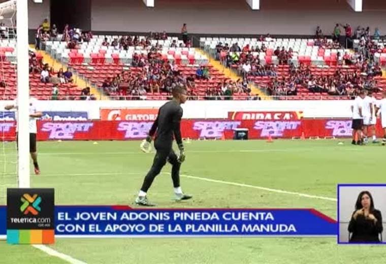 Jugadores de Alajuelense le dan voto de confianza al portero Adonis Pineda