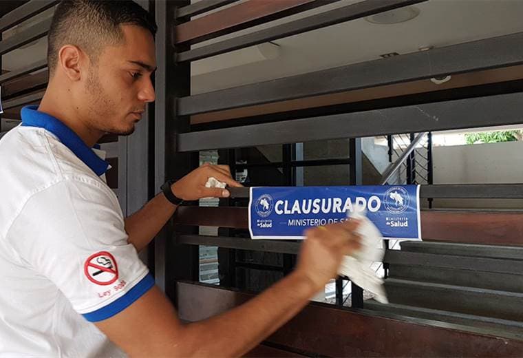 Área de Salud Chacarita-Puntarenas y Fuerza Pública proceden al cierre de balneario.