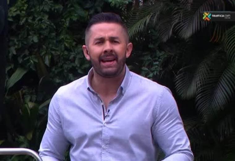 Disfrute una deliciosa hamburguesa rellena de queso