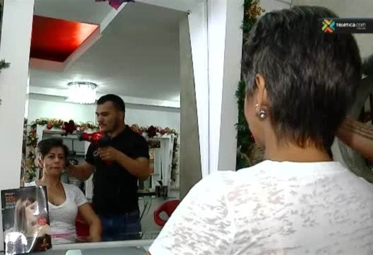 El cabello corto le ayuda a evitar pasar calores