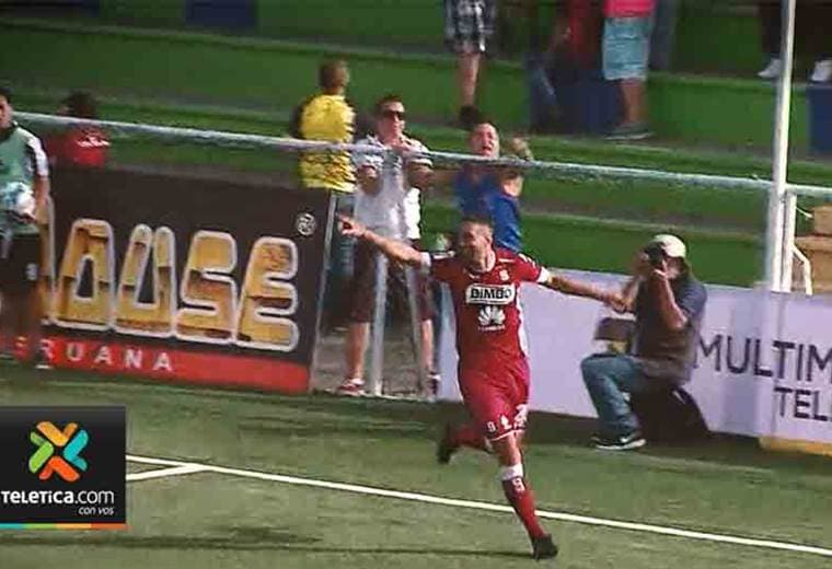 Mariano Torres acepta que no vive su mejor momento con el Saprissa