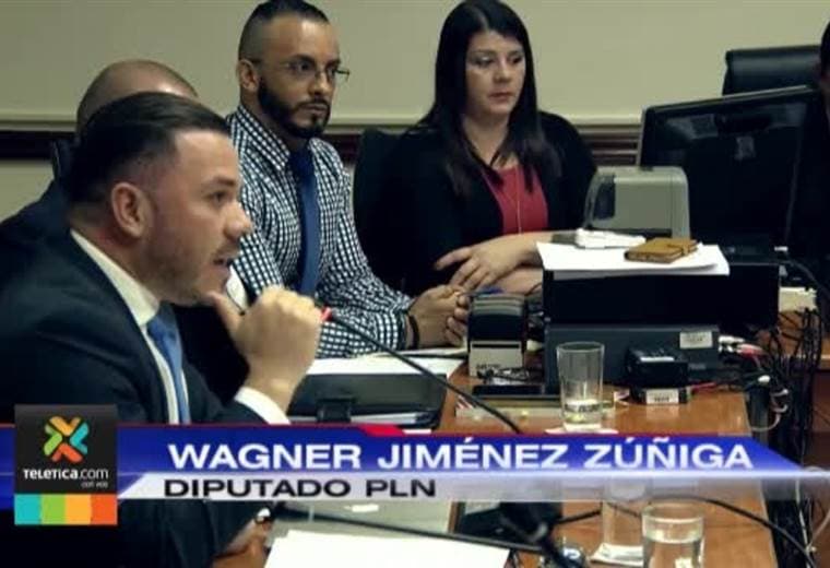 Rector de la UNA insiste ante los diputados en construcción de millonaria plaza