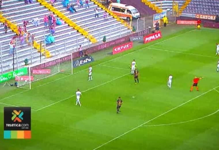 Ricardo Blanco destaca como el inamovible en las formaciones del Saprissa