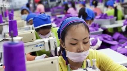 La industria de la moda ha pasado por muchos cambios, no sólo en tendencias sino en sostenibilidad y la forma de hacer negocios. Desde hace tiempo se conoce que es una de las más contaminantes del mundo, además de generar graves violaciones a los derechos de los trabajadores en países en vías de desarrollo. Conversamos con el director la edición mexicana de una de las principales publicaciones de moda del mundo sobre este y otros temas.