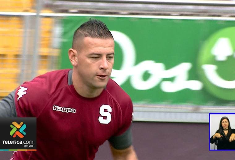 Saprissa baraja tres opciones para reemplazar a Mariano Torres