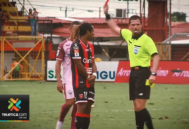 Error en el informe arbitral evitarle sanción a McDonald, afirma Alajuelense