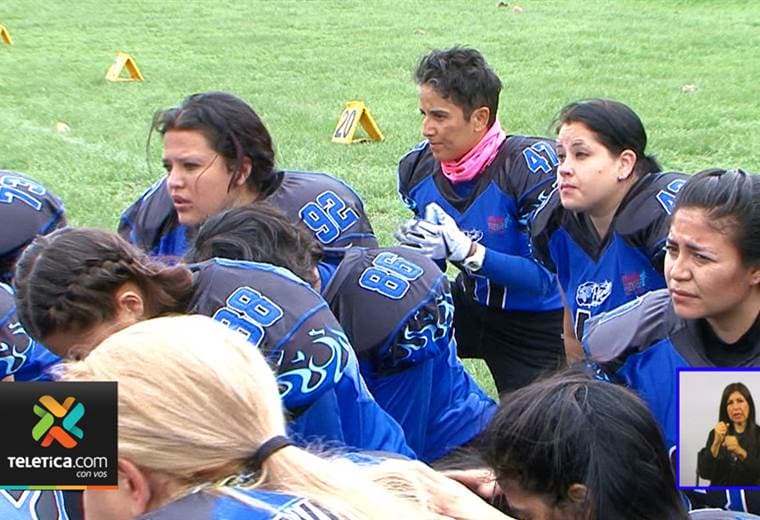 Conozca a Shirley Calderón una mujer que se aventuró al fútbol americano