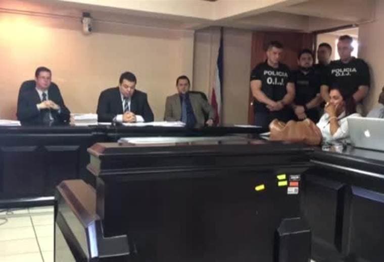 12 años y 4 meses para AKL