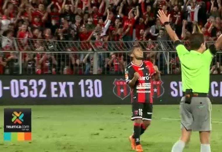 Alajuelense confirma interés por Marco Ureña