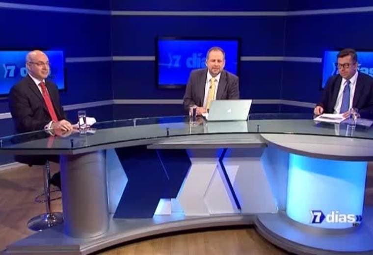 La subida del dólar encendió de nuevo el eterno debate entre quienes se inclinan por dolarizar la economía y  quienes se oponen a esta idea. En minutos escucharemos argumentos a favor y en contra.