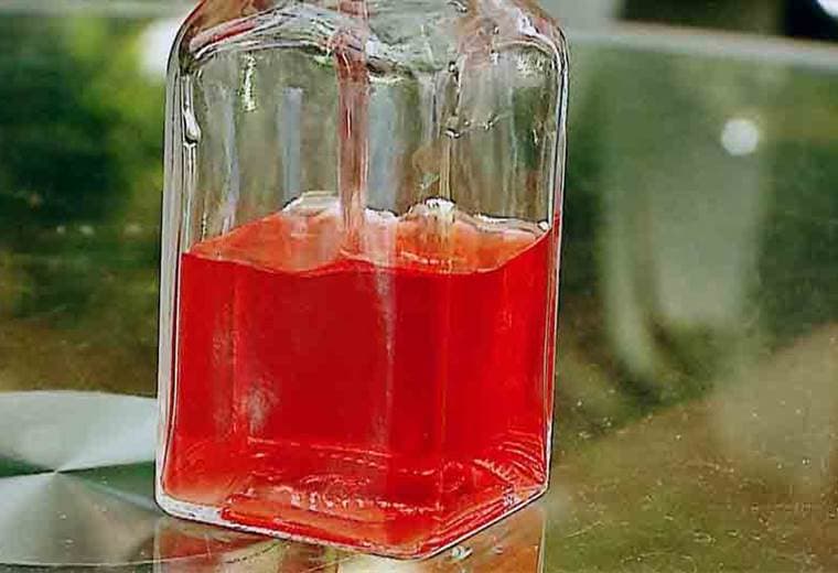 Conozca los beneficios de utilizar el agua de rosas 