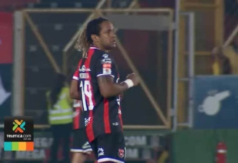 Róger Rojas ha cambiado goles por asistencias en la delantera manuda