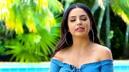 lla es Jackie Hernández, tiene 32 años, y es una YouTuber mexicana radicada en Estados Unidos, tiene 3 canales de youtube: “Jackie Hernández”, “JackieD Story”, y “Jackie H Glam”, en los que suma 3 millones 60 mil suscriptores. Sus temas: belleza y estilo de vida.   Jackie tiene 9 años de ser youtuber, tiempo en el que se ha convertido en una de las influencers mexicanas más seguidas. Y sin duda con más de 3 millones 60 mil suscriptores en YouTube, un millón cien mil seguidores en Instagram y 880 mil en Facebook, Jackie tiene, como ella los llama, una enorme familia cibernética.