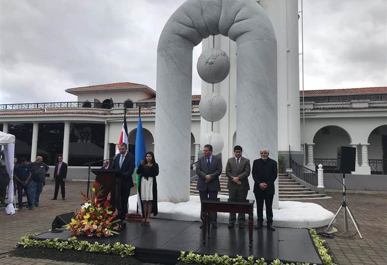 Jorge Jiménez Deredia y Carlos Alvarado. Yessenia Alvarado