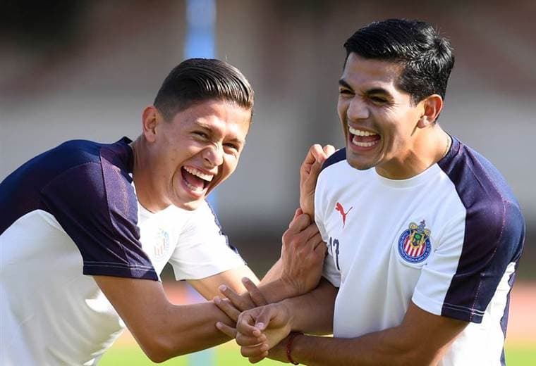 Chivas ya entrenó en Emiratos Árabes de cara al Mundial de Clubes.|FIFA