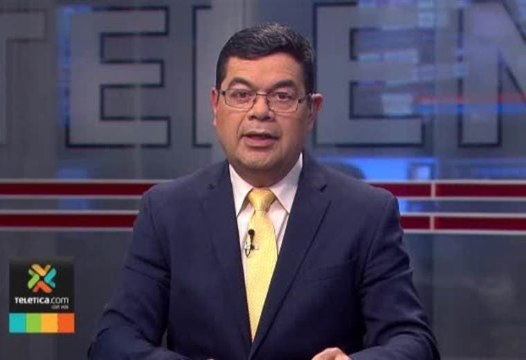 Podaron árbol centenario de corcho que se quemó la semana pasada en el Parque España