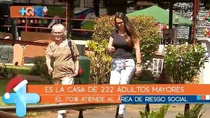 El hogar Santiago Crespo en Alajuela, convergen muchas historias de amor y de entrega al servicio. Empezando por su junta directiva, comprometida y entregada al servicio comunitario, las labores que ellos realizan es a honoren. Muchos de ellos sobrepasan los 60 años. Y es común verlos trabajar en silencio por la causa.  En este hogar, usted encontrara en los pasillos, jardines o salones la historia de decenas de voluntarios que llegan a cumplir una misión importante para el hogar. En estas fechas por ejemplo ellos llegan a cortarles el cabello a los más de 200 adultos mayores que viven en la residencia.  Además de organizarles las fiestas y regalos para los ciudadanos de oro. Muchos en estado de abandono.  En esta Navidad la familia del Hogar Santiago Crespo en Alajuela invita a las personas a sumarse al voluntariado hacia nuestros adultos mayores.