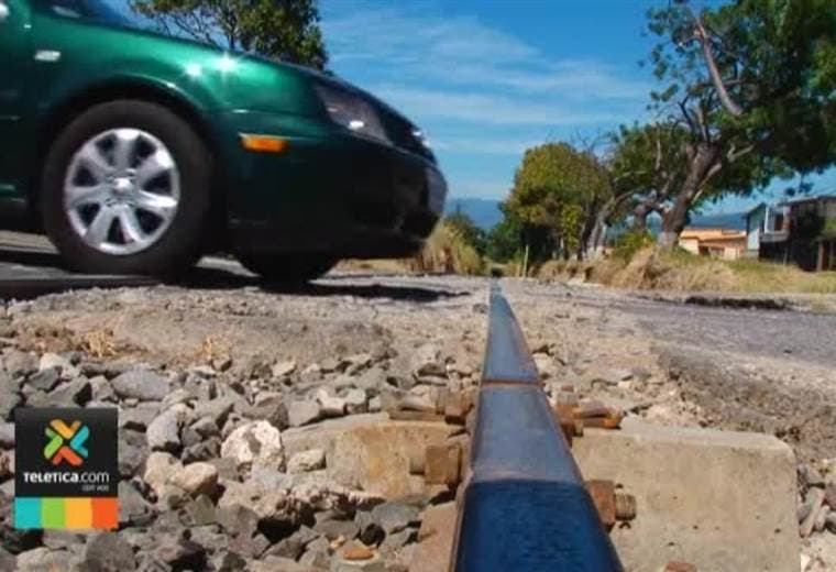 Cruces de la línea del tren en Tibás están en pésimas condiciones
